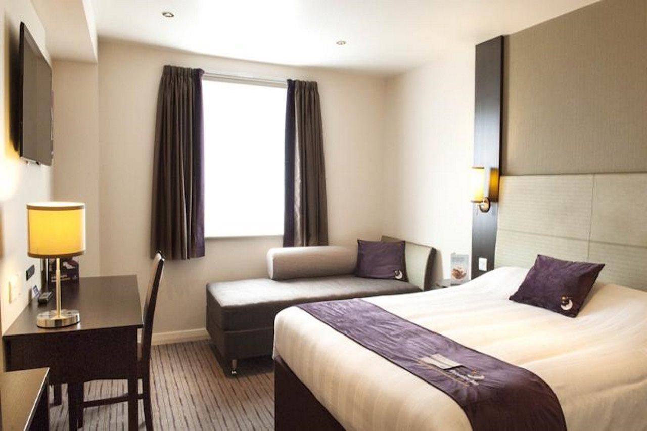 Premier Inn Premier Inn Wirral Greasby Zewnętrze zdjęcie